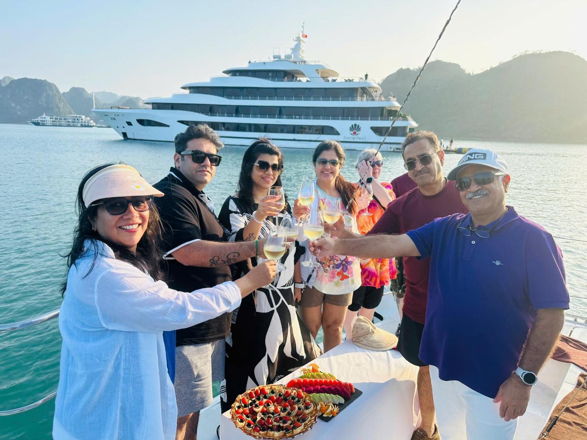 Scarlet Pearl Cruises - Wonder On Lan Ha Bay Hotel Ha Long Exterior photo