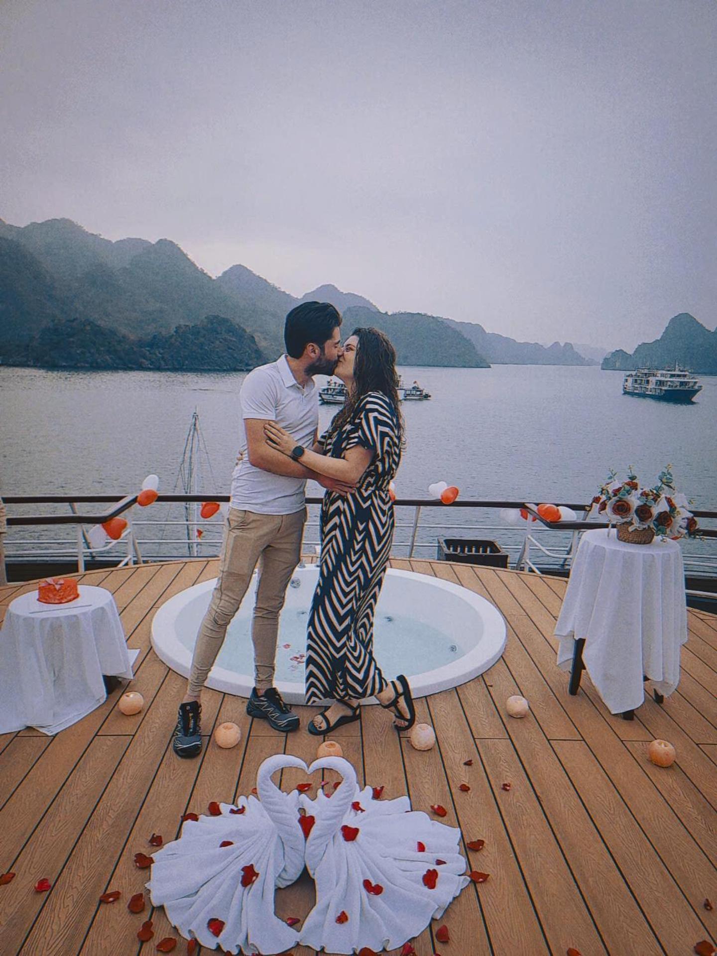 Scarlet Pearl Cruises - Wonder On Lan Ha Bay Hotel Ha Long Exterior photo